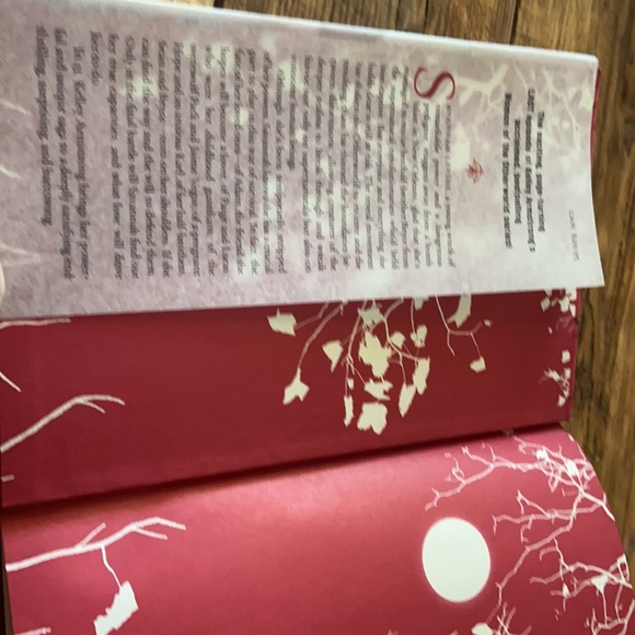 Kelly Armstrong - 13 - Picture 3 of 3